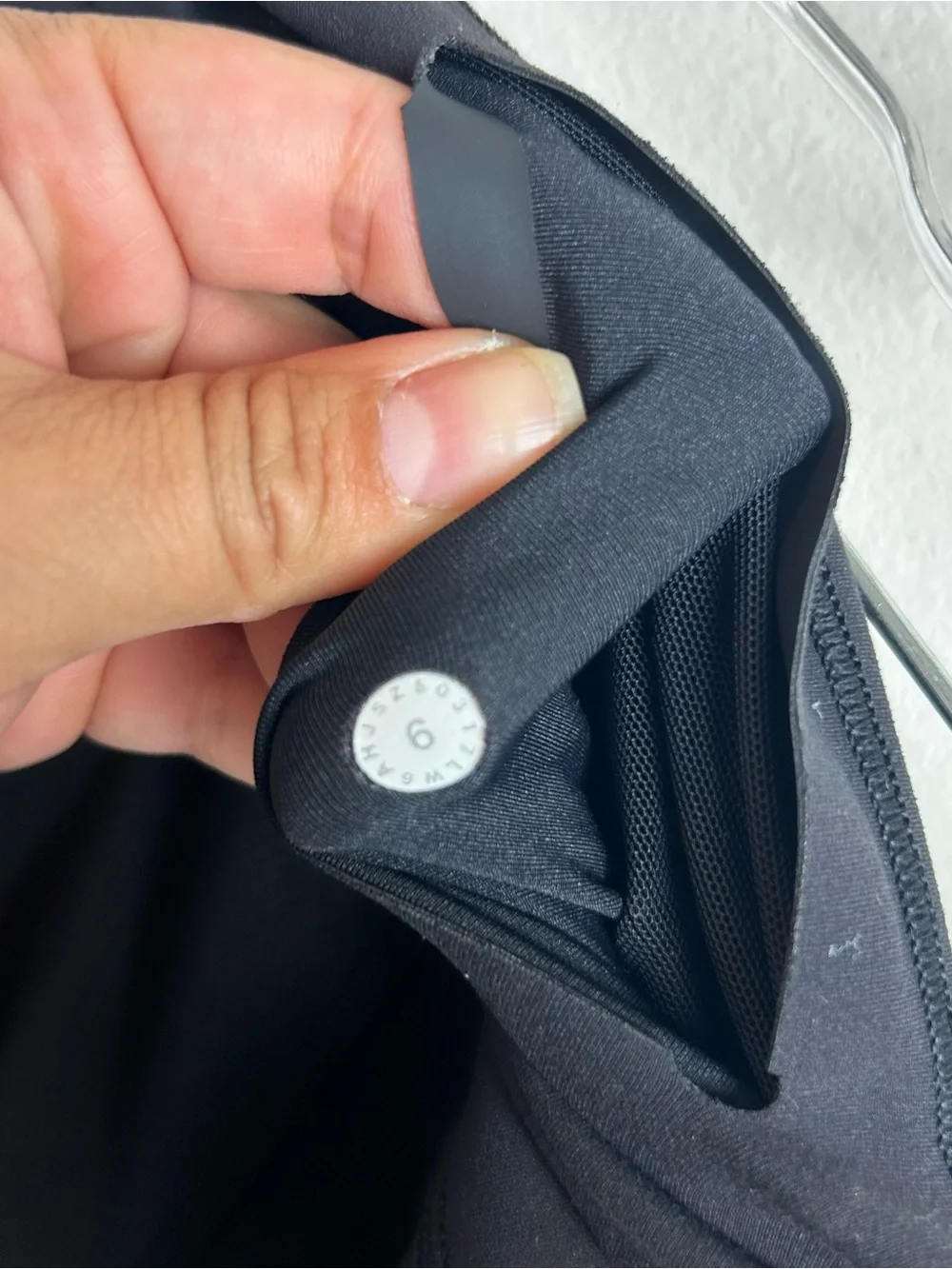 Lululemon In Movement Crop Legging 19” Black Sz 6 High Rise Side Pockets W6AHJS